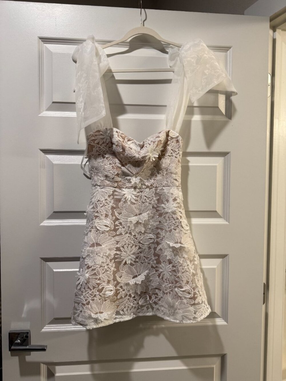 Never Worn Selfie Leslie White Floral Mini Dress